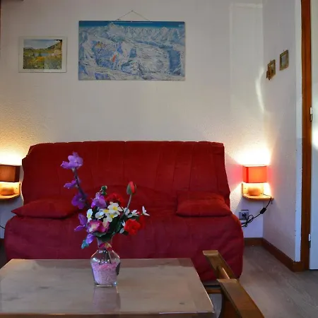 4 Pers. Proche Patinoire Et Pistes, Parking, Menage Inclus, Navette A Proximite - Fr-1-241-157 Apartment