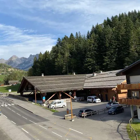 Apartment 4 Pers. Proche Patinoire Et Pistes, Parking, Menage Inclus, Navette A Proximite - Fr-1-241-157 *