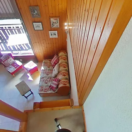 4 Pers. Proche Patinoire Et Pistes, Parking, Menage Inclus, Navette A Proximite - Fr-1-241-157 Appartement