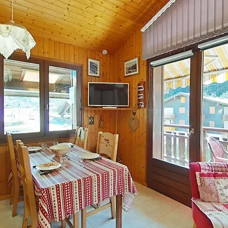 4 Pers. Proche Patinoire Et Pistes, Parking, Menage Inclus, Navette A Proximite - Fr-1-241-157 Appartement